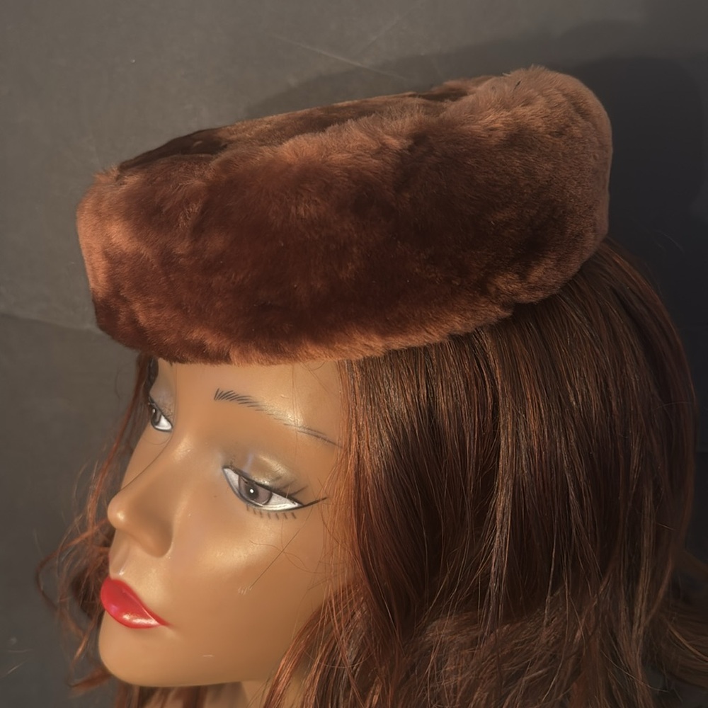 Vintage Mouton Shearling Fur Pill Box Hat - Picture 7 of 15